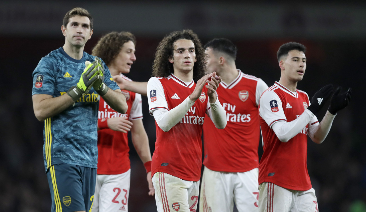 库普梅纳斯：我们想拿意杯冠军，但接下来要专注踢那不勒斯（库普梅纳斯：剑指意杯冠军，眼下先全力迎战那不勒斯）