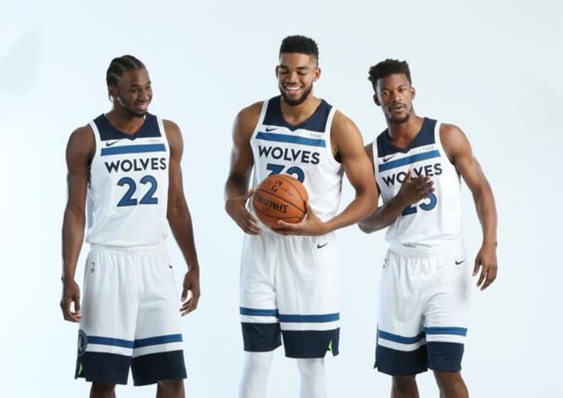 门兴0-0莱比锡，奥诺拉破门被吹，劳姆中框，门兴全场0射正（门兴0-0战平莱比锡：奥诺拉进球被判无效，劳姆中柱，门兴全场零射正）