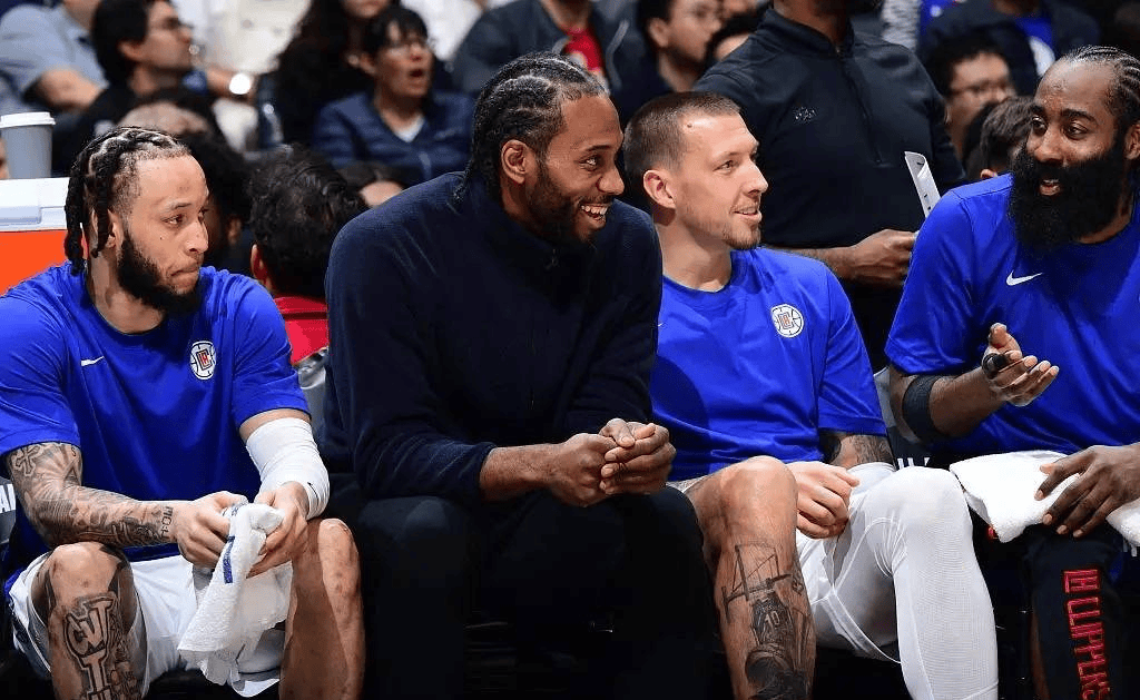 若日尼奥同时斩获欧冠&解放者杯，为达此成就的第15位球员（若日尼奥成第15位同时捧起欧冠与解放者杯的球员）