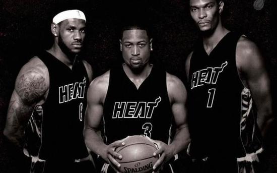 泰州队苏超夺冠每人奖励50万？泰州市体育局：这是假消息（网传泰州队苏超夺冠人均奖50万？泰州市体育局辟谣：不属实）