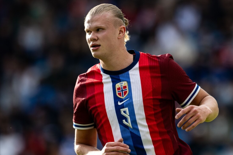 詹：现在的身体状态还不是很好；施洛特贝克整天说“废话”（詹坦言身体尚未回到最佳状态，称施洛特贝克整天“瞎说”）