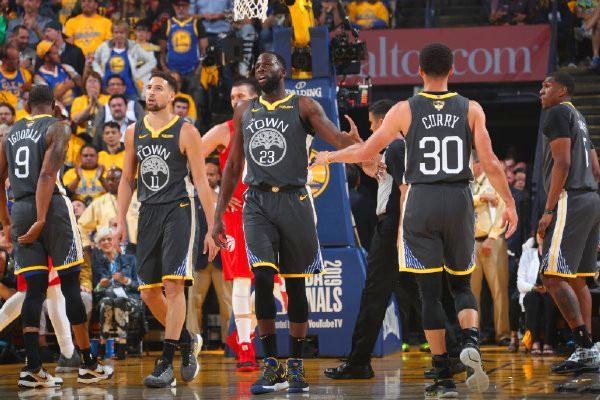 观战台：枪手苦战维拉+曼城遇黑马 梅西冲击生涯第47冠（前瞻：阿森纳鏖战维拉，曼城对阵黑马，梅西冲击生涯第47冠）