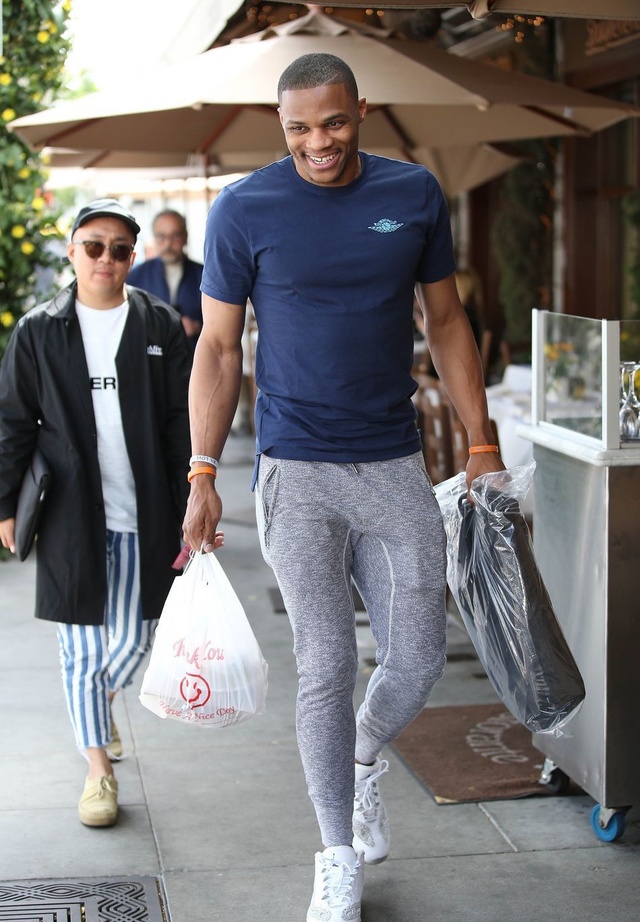 巴萨5人西甲直接参与至少5球，本赛季五大联赛仅此一家（五大联赛本季唯一：巴萨5人西甲至少直接参与5球）