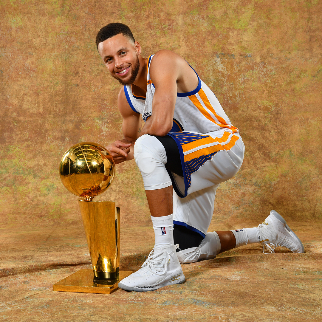 欧冠淘汰赛前瞻：巴萨对阵曼联,（巴萨迎战曼联：欧冠淘汰赛前瞻）