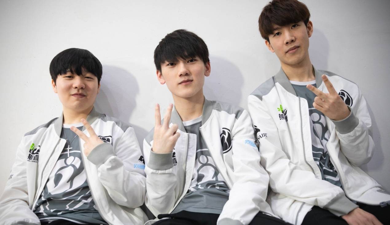 业增添了光 业增添了光