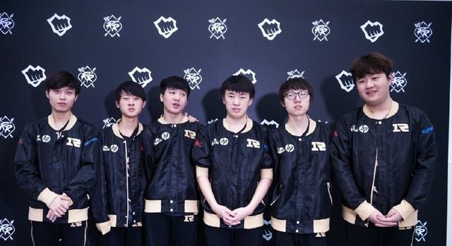 队合作和关 队合作和关